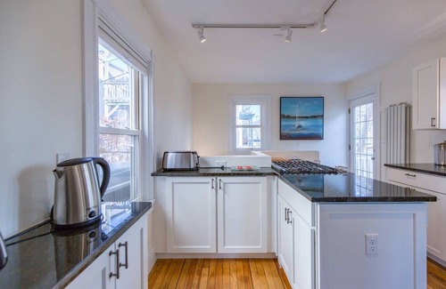 Munjoy Hill Cottage | 3BR Cottage Parking A Peaceful Oasis on Munjoy Hill