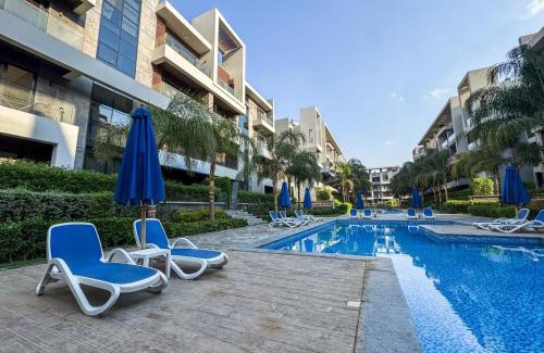 Ash-Shruq Apartment | 3BR Duplex With Rooftop in El Patio Casa Compound
