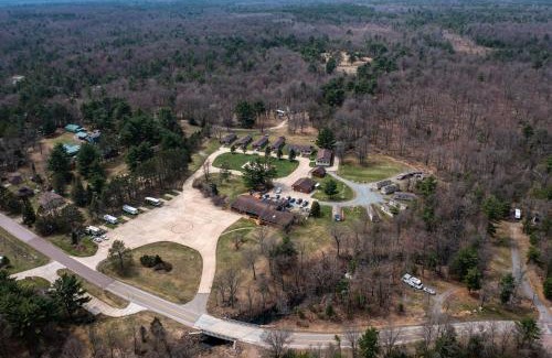 Neillsville House | 3br Getaway With Dining At Riviera Resort