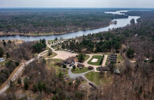 Neillsville House | 3br Getaway With Dining At Riviera Resort