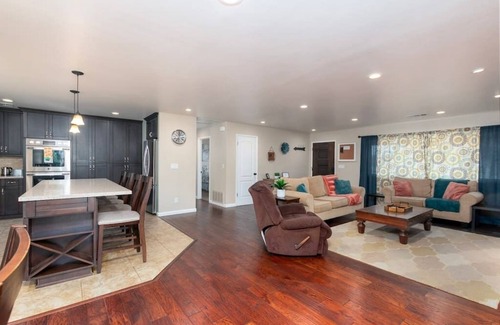 Atascadero House | 3BR Home | Fenced Yard w/BBQ & Firepit, Pets OK!