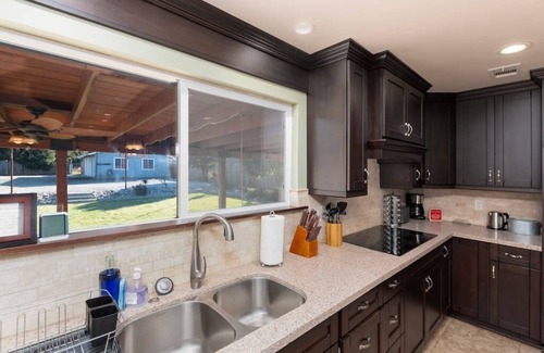 Atascadero House | 3BR Home | Fenced Yard w/BBQ & Firepit, Pets OK!