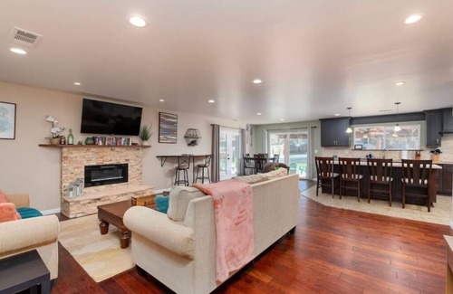 Atascadero House | 3BR Home | Fenced Yard w/BBQ & Firepit, Pets OK!