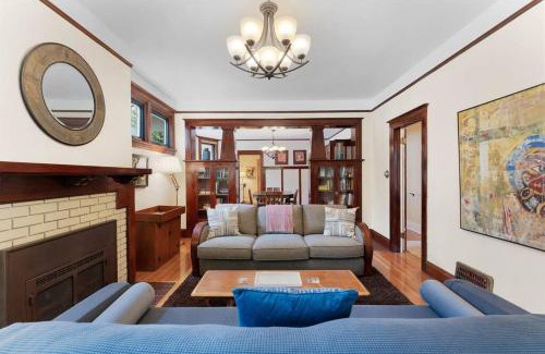 Manito House | 3BR Home Large Kitchen Mins To DwnTwn