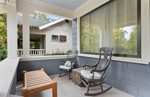 Manito House | 3BR Home Large Kitchen Mins To DwnTwn