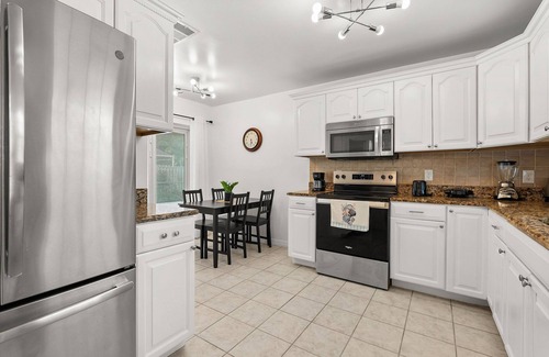 Indian Wells House | 3BR Home w/Pool & Game Room | Disney 10min