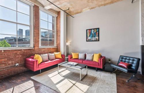 Crossroads Arts District Apartment | 3BR Luxury Loft Oasis with Gym