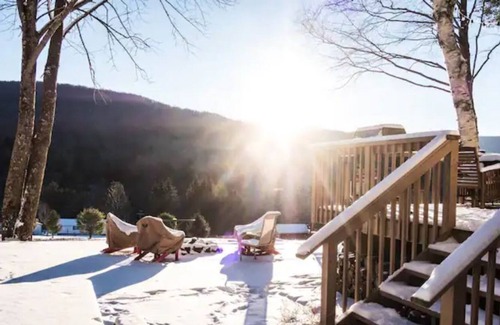 Arkville Cabin | 3BR Mountain View Ski Cabin with Hot Tub