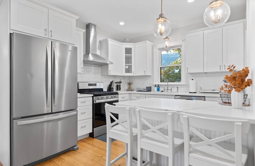 Reading Apartment | 3BR New England Getaway w/Game Room: Charm and Luxury Near Boston and Salem