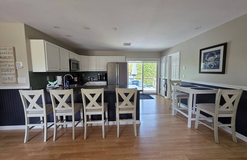 Villas House | 3BR Oasis: Heated Pool & Hot Tub, Walk to Sunset