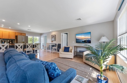 Villas House | 3BR Oasis: Heated Pool & Hot Tub, Walk to Sunset