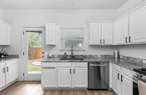 Pioneer Crossing House | 3BR+Office - Work & Family Ready