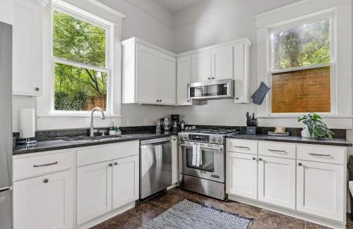 University Hill House | 3BR on University Hill