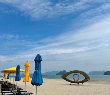 Van Don Villa | 3BR Sonasea Villa - Casa Retreat Van Don