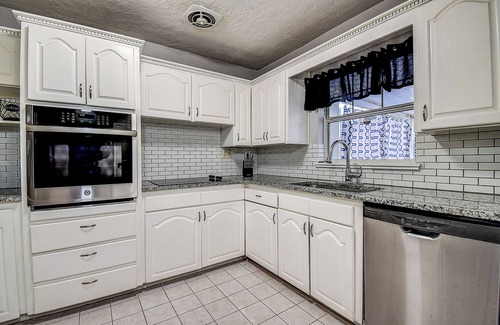 South Pinellas Community Council House | 3BR St. Pete Home, Heated Pool, 5 Min To Beaches