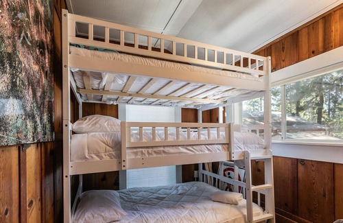 Brockway House | 3BR Tahoe Cabin Walk to Beach