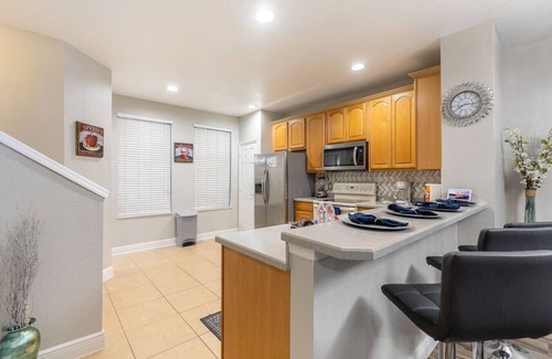 Florida Central Atlantic Coast House | 3BR Townhouse 10 min from Universal Studios