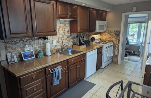 Hewitt House | 3BR upstairs duplex in delightful West Milford