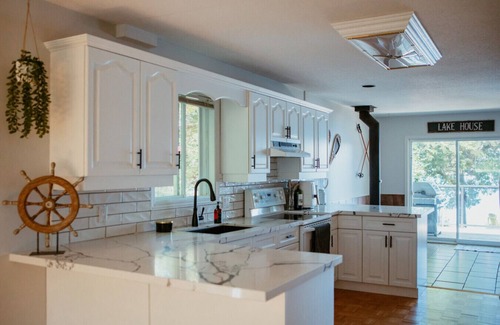 Ryerson Cottage | 3BR Waterfront Retreat with Woodstove & Sauna