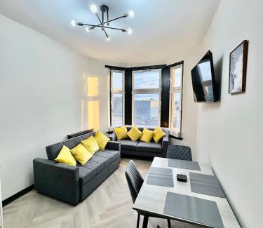 North West Apartment | 3BR West End Flat w Free Parking