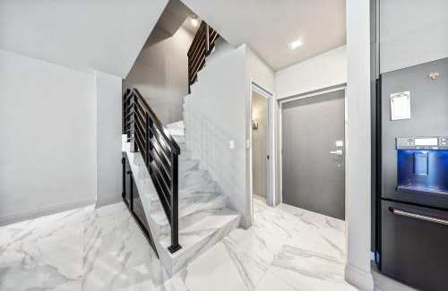 Opal Apartment | 3BR with Jacuzzi & View by Bocobay