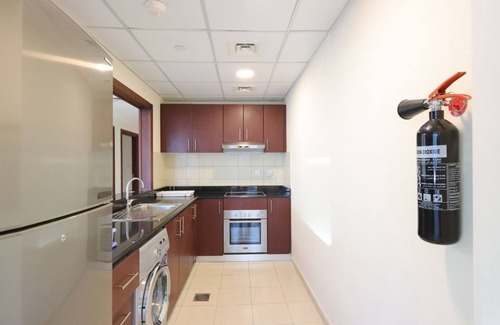 Dubai Marina Apartment | 3BR with Marina Skyline Views, Near Mall & Metro