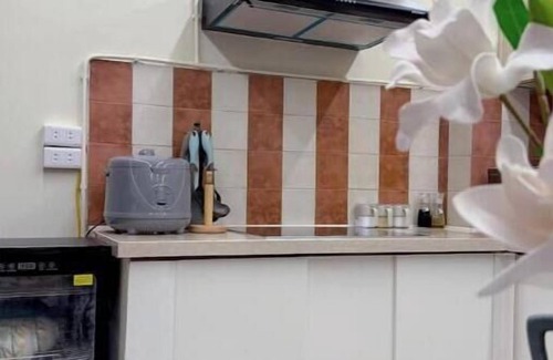 Van Mieu Apartment | 3BR3BA FreeLaudry-Gym-Desk-CoffeBar-2'to Train St.