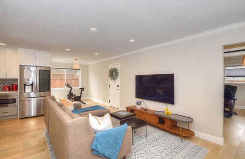 Santa Clara House | 3M's Luxury Home with fast wifi and private garden near Santana Row