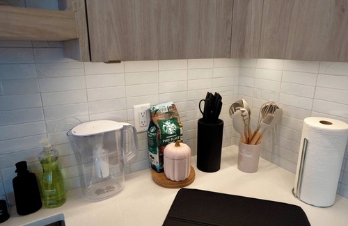 Broadway House | 3min Walk to Capitol Hill Station - Modern 3BR/3BA Townhome