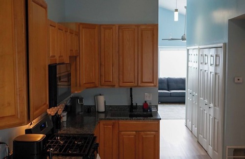 Geneva-on-the-Lake Condo | 3rd Floor Lakeview 2-Bedroom Penthouse in Geneva U6
