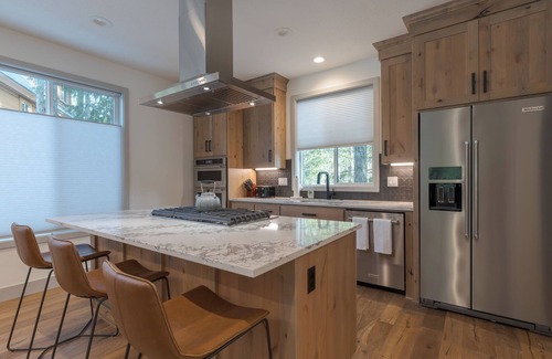 Government Camp Cabin | 3rd night FREE stay before 11/02! new built, modern, cozy feeling