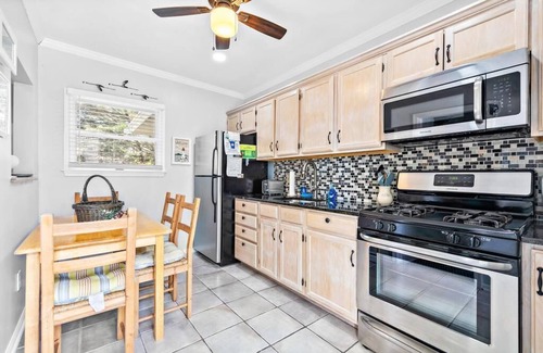 Beach Haven Apartment | *3rd to Beach*Beautiful*Clean*Victorian, *Across VETERANS Prk*Beach Haven