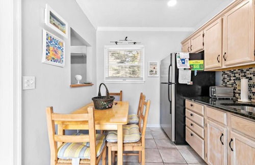 Beach Haven Apartment | *3rd to Beach*Beautiful*Clean*Victorian, *Across VETERANS Prk*Beach Haven