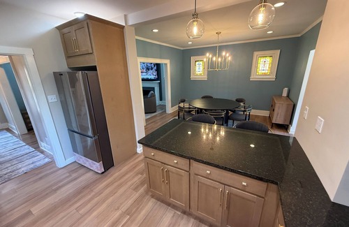 Marshall-Shadeland House | 4/3 Spacious Entire Home w Fenced Yard, Deck, Grill Pittsburgh, PA