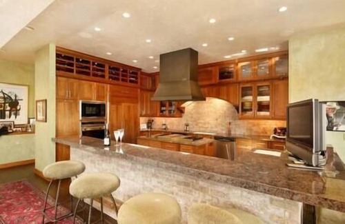 Starwood House | 4/5 Aspen Family Home, Pool Table, Great Views!