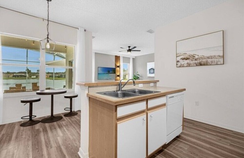 Crescent Lakes House | 4 Bathrooms/3 Bathrooms/Cresent Lakes (5305 CV)