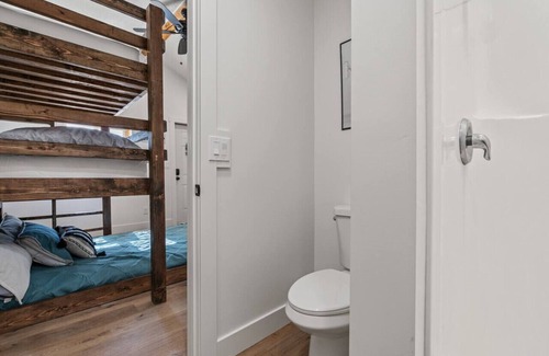St. Charles Cabin | #4 Bear Lake Cabin! Newly Remodeled! AC! Sleeps 4!