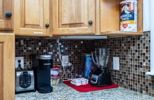 Commonwealth Park House | 4 bed/2 bath home with a 3-season sunroom with a variety of nice amenities