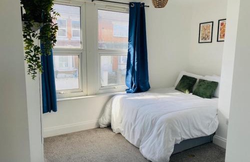 Gillingham House | 4 bed 2 bath House in medway