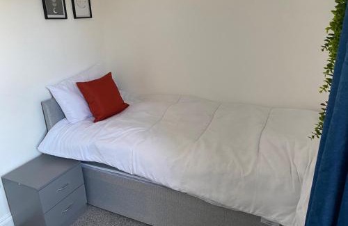 Gillingham House | 4 bed 2 bath House in medway