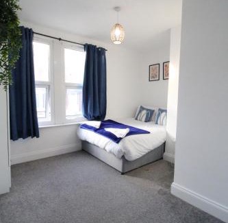 Gillingham House | 4 bed 2 bath House in medway