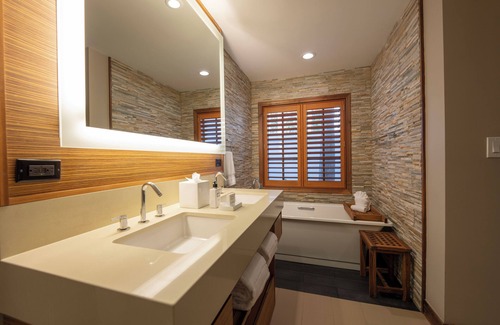 Florida Central Atlantic Coast Resort | 4 Bed, 4 Bath Luxury Villa with Evermore Bay View in Orlando, FL near Disney!