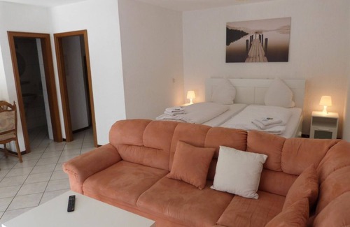 Mehring Bed & Breakfast | 4-bed apartment - Winzergasthof "Zum Kellerstübchen"
