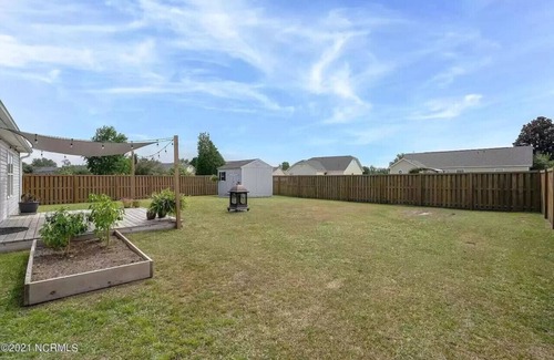 Murraysville Apartment | 4 Bed Beach Getaway! Fenced Yard + Garage Parking