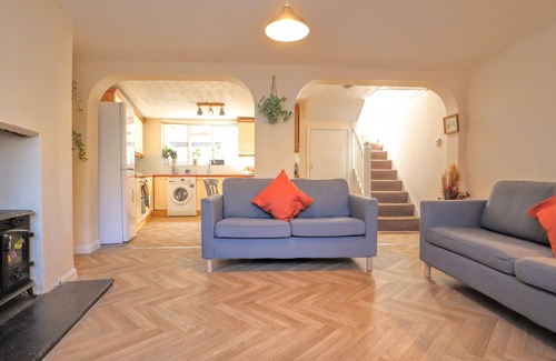 Folkestone House | 4 bed home 3 mins from harbour + sandy beach