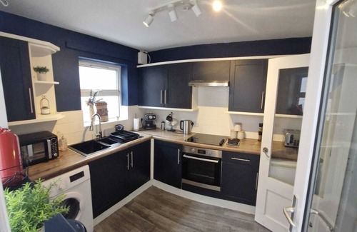 Belfast House | 4 Bed House walking distance to high street and 5 minutes drive to Belfast city.