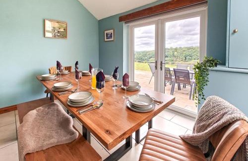 Ash Mill House | 4 Bed in Alswear oc-p32729