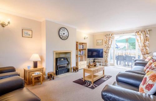 Bakewell House | 4 Bed in Bakewell PK911