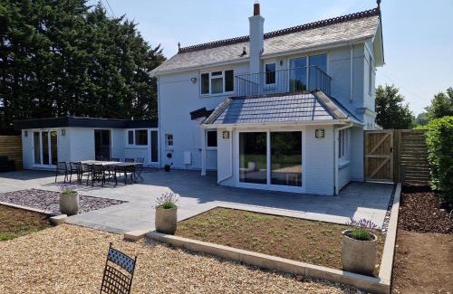 Newport House | 4 Bed in Binfield 93244