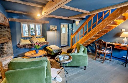 Bridport House | 4 Bed in Burton Bradstock DC212